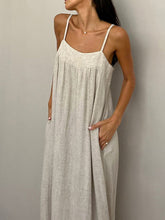 Langes Camisole-Kleid aus Leinen mit Taschen
